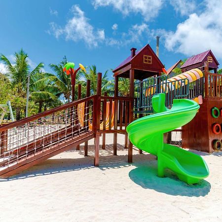 Crystals Beach Resort Belle Mare, A Member Of Radisson Individuals Palmar Exterior foto