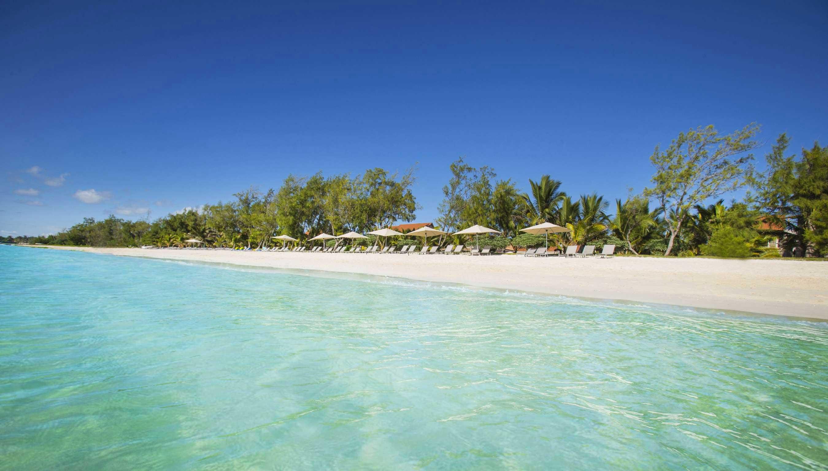 Crystals Beach Resort Belle Mare, A Member Of Radisson Individuals Palmar Exterior foto