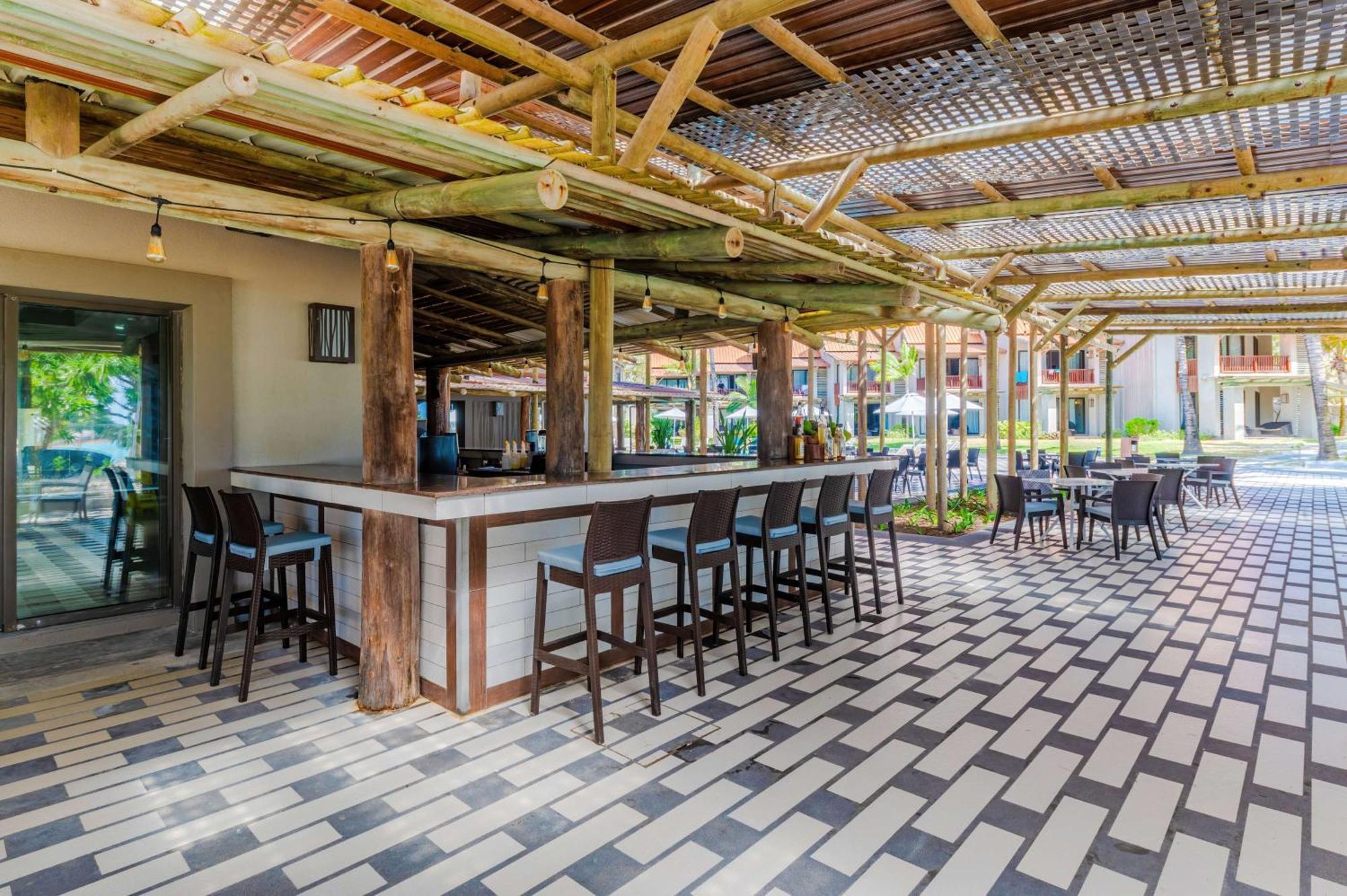 Crystals Beach Resort Belle Mare, A Member Of Radisson Individuals Palmar Exterior foto