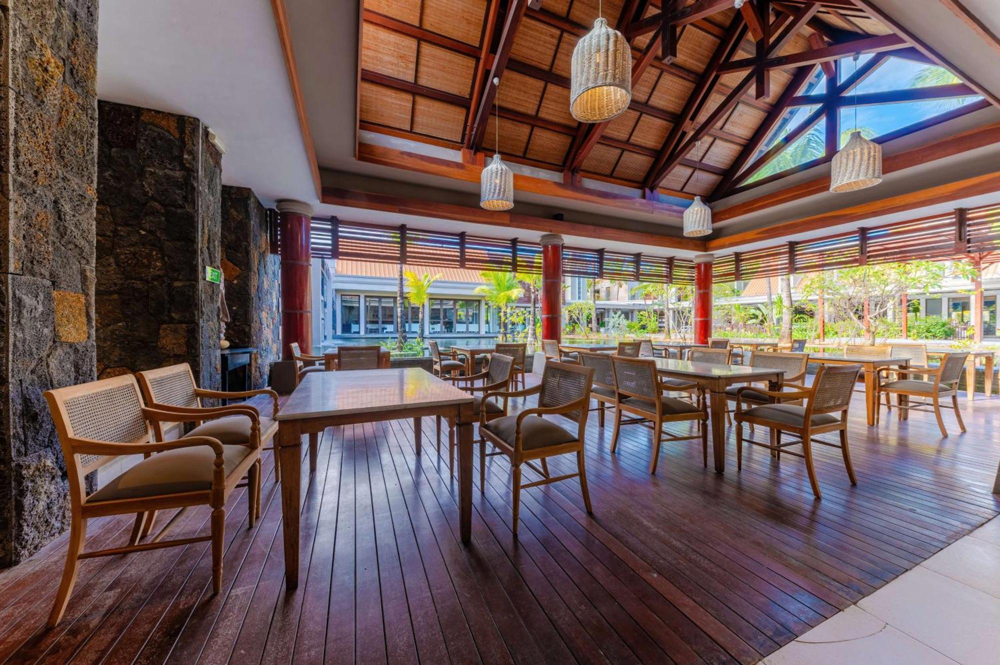 Crystals Beach Resort Belle Mare, A Member Of Radisson Individuals Palmar Exterior foto